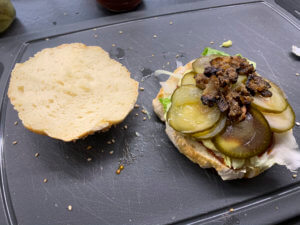 Fluffiger Buns mit Gurke